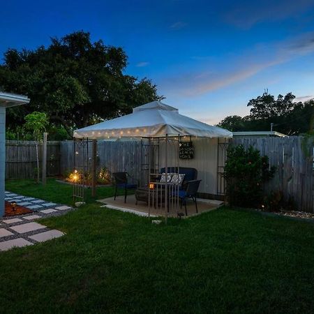The Spanish Beach Home Only 10Mins From The Beach! Ларго Екстериор снимка